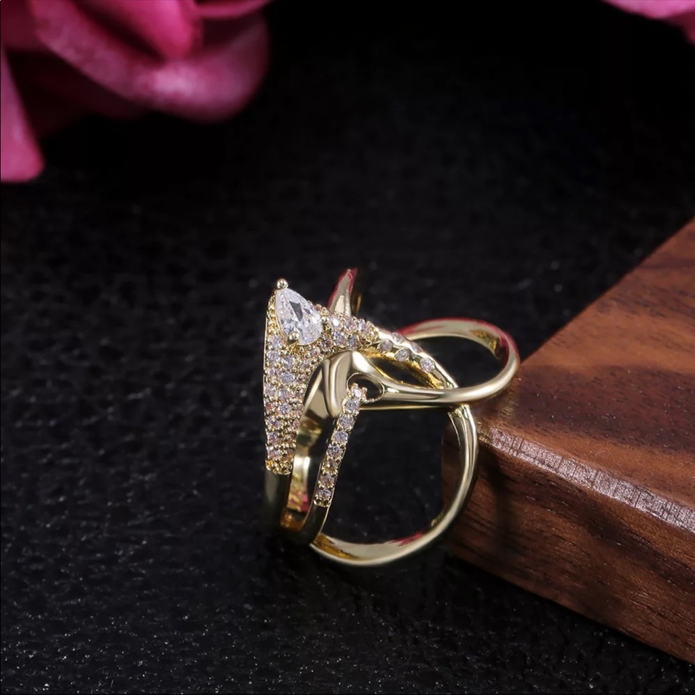 *NEW*Vintage Rhinestone Yellow Gold Crystal Ring - Picture 2 of 5
